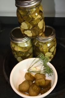 Heritage Harvest Homestead: Amish Sweet Dill Pickles Sweet Garlic Dill Pickle Recipe, Dutch Dishes, Sweet Refrigerator Pickles, Sweet Dill Pickles, Pickles Homemade Easy, Amish Dishes, Sweet Pickles Homemade, Sweet Pickles Recipe, Canned Veggies