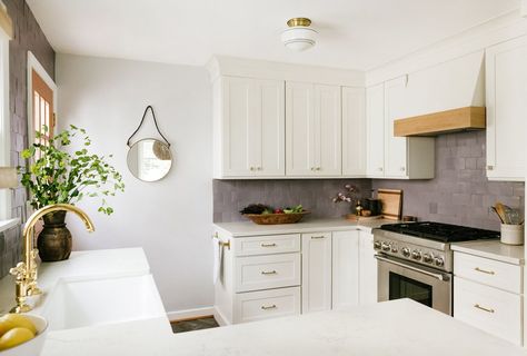 35 Kitchen Backsplash Ideas That Go Perfectly With White Cabinets