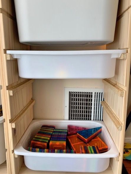 Fixed! Annoying TROFAST Falling Buckets issue solved Trofast Kitchen, Easy Dyi, Trofast Ikea, Ikea Nursery, Ikea Trofast, Ikea Ideas, Ikea Kids, Ikea Hack Ideas, Ikea Furniture Hacks