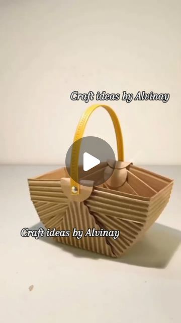 Diy Newspaper, Creative Diy Projects, Paper Bag Crafts, Cardboard Box Crafts, Paper Craft Diy Projects, Diy Basket, Diy Activities, Beaded Crafts, Art N Craft