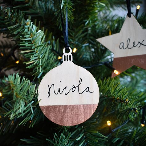 Christmas Cricut Baubles, Wooden Tree Decorations, Decorations After Christmas, Personalised Christmas Tree Decorations, Star Christmas Tree, Sustainable Christmas, Copper Wood, Personalised Christmas Baubles, Xmas Deco