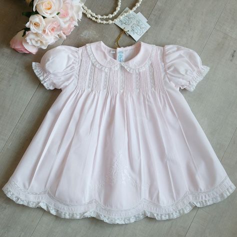 sewing patterns for baby girls Vintage Baby Girl Dresses, Heirloom Baby Clothes, French Baby Clothes, Feltman Brothers, Bunting Pattern, Baby Heirloom, Vintage Baby Dresses, Girls Winter Dresses, White Ruffle Dress