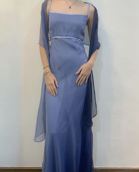 Secret Invitation, 90s Prom Dress, Dream Prom Dress, Casual Wedding Guest Dresses, Long Blue Dress, Prom Dress Inspiration, Prom Dresses Vintage, Ball Gowns Evening, Grad Dresses