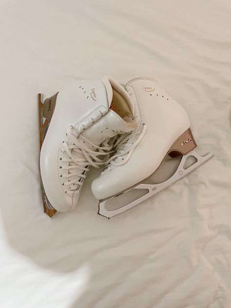 Ice skates Skater Core, Figure Skates, Skate Aesthetic, Figure Ice Skates, Figure Skating Outfits, Skate 3, Ice Skating Outfit, Skating Aesthetic, Emma James