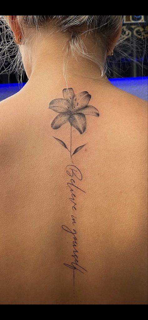 Waterlily Spine Tattoo, Big Spine Tattoos For Women Unique, Womens Back Tattoos Large, Lily Spine Tattoo, Lily Back Tattoo, Spin Tattoos For Women, Back Tattoo Flower, Lotus Flower Sketch, Spin Tattoos