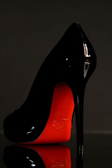 Christian Louboutin Classic Louboutin Heels, Lubitouns Heels, Louibittons Heels, Cristian Lobotan Heels, Christian Louboutin Heels Aesthetic, Red Bottom Heels Aesthetic, Lou Boutin Heels, Loubuitton Shoes, Loubuitton Heels