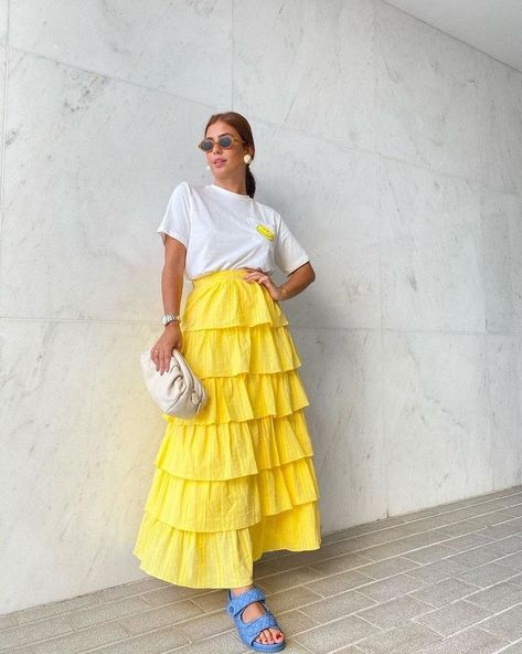 Tiered Maxi Skirt Outfit, Maxi Skirt Spring, Feminine Outfits, Color Outfits, Spring Formal, Color Blocking Outfits, Yellow Maxi, Ankle Length Skirt, Tiered Maxi Skirt