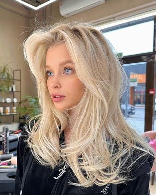 Instagram Bright Blonde Hair, Hair Blond, Light Blonde Hair, Blonde Hair Inspiration, Blonde Hair Looks, Long Blonde, Trending Haircuts, Long Blonde Hair, Hair Inspo Color