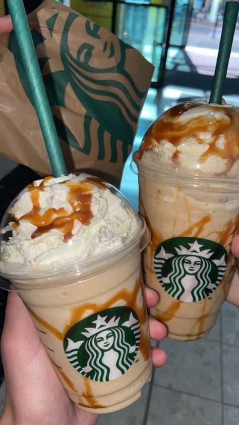 Starbucks Drink Menu, Starbucks Holiday Drinks, Frappuccino Inspired Recipes, Starbucks Caramel, Starbucks Coffee Drinks, Starbucks Inspired Ice Coffee, Starbucks Frappuccino, Starbucks Drinks Recipes, Food Babe