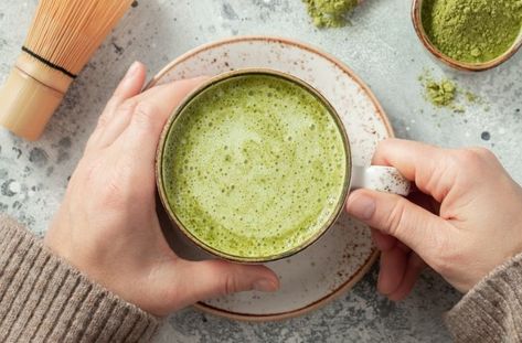 9 Benefits Of Matcha That Will Make You Want To Drink It Every Day - Easy Recipe Chef Yogurt Health Benefits, Benefits Of Matcha, Yogurt Benefits, Matcha Latte Recipe, Matcha Benefits, Holistic Health Remedies, Coffee Alternative, Healing Food, Matcha Green Tea