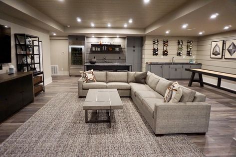 Lower Level Family Room Ideas Basement Designs, Cozy Basement Family Room, Basement Sofa, Basement Makeover Ideas, Modern Basement Ideas, Basement Entertainment, Finished Basement Designs, Basement Decoration, Small Basement Remodel