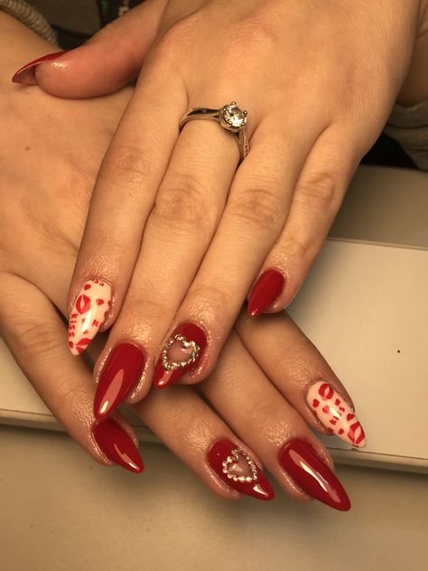 Red Nails With Kisses, Kissy Lip Nails, Kiss Lips Nails, Red Kiss Nails, Kiss Mark Nails, Kiss Nails Designs, Red Nails Heart, Kiss Nail Art, Halloween Moodboard