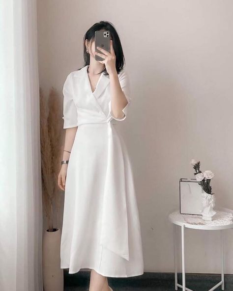 Formal White Dress Classy, White Dress Classy Formal Long, Art Museum Outfit Summer, White Dress Korean Style, White Dress Classy Formal, Baju Dress Korea, Dress Korean Style Formal, White Dress Korean, Sunday Dress Mizo