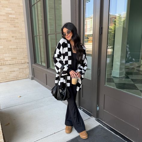 This cardigan is my current fav!👻 To shop, like & COMMENT “SHOP” for direct links! Also linked in my LTK & Amazon Storefront.✨ This checkered cardigan comes is so many colors & I love the oversized fit! 🖤 • • https://liketk.it/4VoZC fall outfits | fall transitional outfits | checkered cardigan | fall basics | basics | amazon find | outfit Inspo | cardigan| cardigan | cute and comfy style | neutral outfits | mom outfit | mom style | minimalist style | capsule wardrobe | capsule wardrobe outfi... Black And White Checkered Cardigan, Oversized Cardigan Outfit Winter, Checkered Cardigan Outfit, Plaid Cardigan Outfit, Fall Transitional Outfits, Oversized Cardigan Outfit, White Cardigan Outfit, Winter Cardigan Outfit, Style Capsule Wardrobe