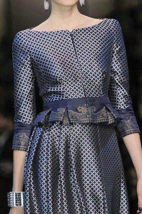 Giorgio Armani Designer, Kerala Saree Blouse Designs, Thai Silk Dresses, Detail Couture, Business Attire Women, Traditional Dresses Designs, Kids Dress Patterns, Batik Fashion, Armani Prive