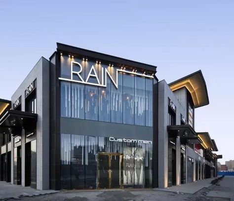 Retail Exterior, Black Building, Retail Facade, Commercial Design Exterior, Retail Architecture, Shop Facade, Facade Architecture Design, Luxury Modern Homes, Mall Design