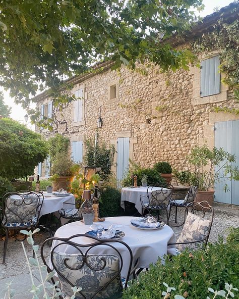 The most beautiful spot on the luberon, undeniably @labastidedemarie Not only is it breathtaking but the food is extraordinary 💜 . . . . Provence, south of France, luneron, European summer, French aesthetic, French summer Italian Countryside Aesthetic, Blue Shutters, Italian Aesthetic, Italian Countryside, Italy Aesthetic, French Countryside, Al Fresco Dining, South Of France, Hotel Restaurant