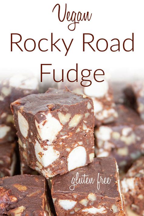 Vegan Rocky Road Recipe, Dairy Free Fudge Recipes, Easy Vegan Fudge, Vegan Fudge Recipe, Vegan Rocky Road, Vegan Fudge Recipes, Cookies 2023, Gluten Free Fudge, Rocky Road Fudge