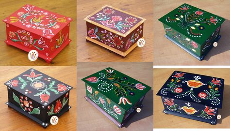 Wooden hand-painted jewellery boxes. Transylvanian pattern from the 18-19th century. Jewellery Box Painting, Hand Painted Wooden Box Ideas, Hand Painted Jewelry Boxes, Professional Gift Ideas, Creative Corporate Gifts, Corporate Branded Gifts, Wooden Box Crafts, Painted Jewellery, Wooden Crate Boxes