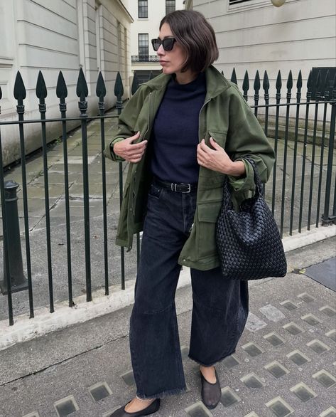 Outfits Feminine, Rome In A Day, Le Catch, Outfits For Fall, 2024 Outfits, Army Surplus, Jeans Outfits, Womens Style, Army Jacket