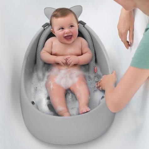 Skip Hop - Moby Smart Sling 3-Stage Tub Grey - Babyshop.com Baby Tub, Newborn Bath, Baby Baden, Tub Time, Baby Eyes, Baby Bath Tub, Buybuy Baby, Skip Hop, Baby List