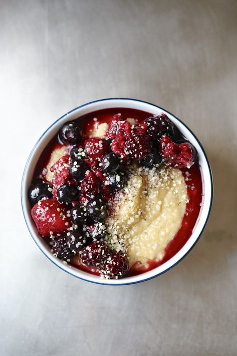 Breakfast Polenta Porridge Breakfast Polenta Bowls, Sweet Polenta Breakfast, Soft Food Breakfast Ideas, Sweet Polenta Recipes, Polenta Breakfast Recipes, Healthy Polenta Recipes, Polenta Board, Polenta Porridge, Healthy Porridge Recipes