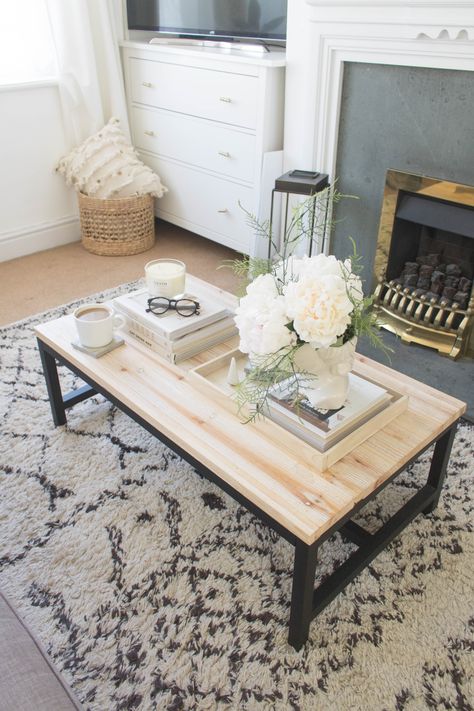 Style Rectangular Coffee Table, Styling A Rectangular Coffee Table, How To Style Rectangle Coffee Table, Style Rectangle Coffee Table, How To Style A Rectangular Coffee Table, Wooden Coffee Table Styling, Small Coffee Table Styling, Rectangle Coffee Table Decor Living Room, Rectangular Coffee Table Styling