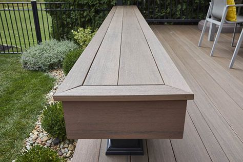 Bench Deck Seating, Trex Deck With Bench Seating, Bench Railing For Deck, Deck Seating Ideas Built Ins Corner, Bench On Deck Built In, Bench Seating Around Deck, Deck Bench Railing Ideas, Outdoor Deck Bench Seating, Bench Seat On Deck