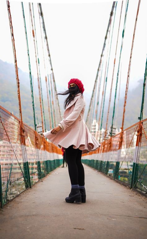 Gangtok Photography Poses, Rishikesh Photography Poses, Gangtok Sikkim Outfits, Haridwar Photography Poses, Spiti Valley Outfit Women, Rishikesh Photography Ideas, Rishikesh Outfit Ideas, Haridwar Photography, Rishikesh Photography