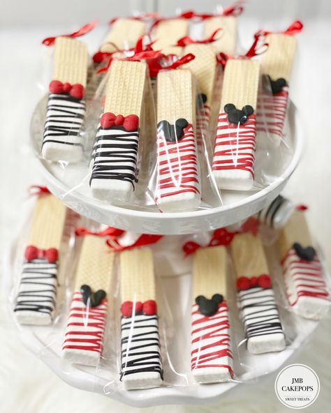 Mickey Mouse Sweets, Mickey Mouse Marshmallow Pops, Mickey Mouse Birthday Treats Dessert Tables, Mickey And Minnie Dessert Table, Mickey Mouse Party Foods, Mickey Treats Desserts, Mickey Mouse Goodie Bag Ideas Favors, Mickey Mouse Sweet Table Ideas, Mickey And Minnie Desserts