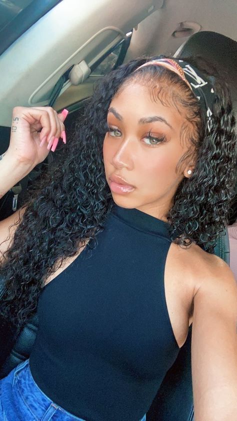 Curly Wig With Headband, Headband Hairstyles Black Women, Classy Curls, Wet Curls, Headband Wigs For Black Women, Frontal Wig Hairstyles, Hair Laid, Business Hairstyles, Sleek Ponytail