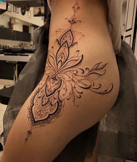 Mandala Hip Tattoo, Lace Sleeve Tattoos, Thigh Piece Tattoos, Tattoo 2022, Tattoo Perna, Side Thigh Tattoos, Hip Thigh Tattoos, Hip Tattoos Women, Spine Tattoos For Women