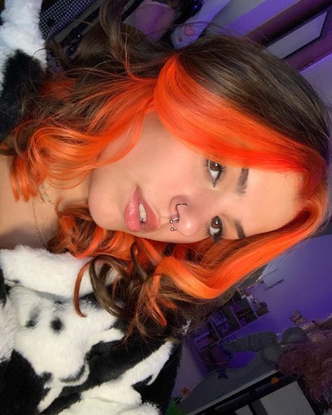 Halloween Hair Dye, Orange Hair Dye, Two Color Hair, Color Block Hair, Skunk Hair, Wine Hair, Creative Hair Color, Ted Talk, Dyed Hair Inspiration