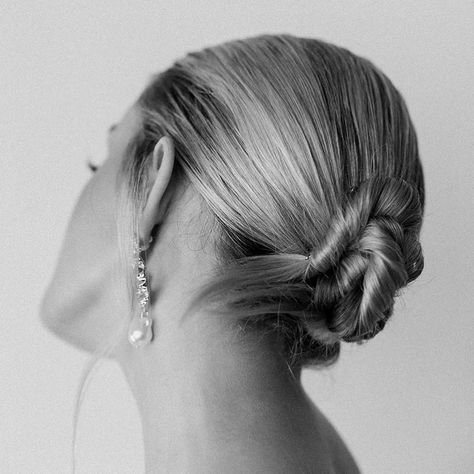 Stylish - Chic - Elegant . . There are many different variations of having a sleek or bun style up do for your wedding day. Save this for Inspo if you’re wanting to opt for an effortless chic style. . . Model @saracipullo Photographer @lottietoppingphoto Hair and Makeup @astonsmakeupandbeauty Bridal Buns, Bun Style, Effortless Chic Style, Bridal Bun, Bun Styles, Rosie Huntington, Low Bun, Luxury Hair, Volume Hair