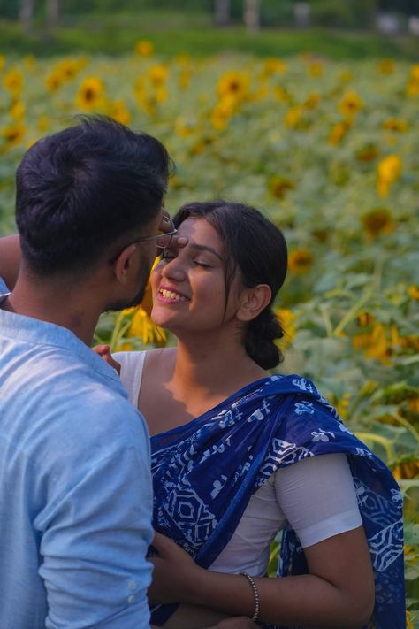 Bengali Asthetic Couple, Bengali Pre Wedding Photoshoot, Copul Photoshoot, Village Couple Photography, Bengali Photoshoot, Couple Video Ideas, Village Couple, Couple Snap, Bengali Couple