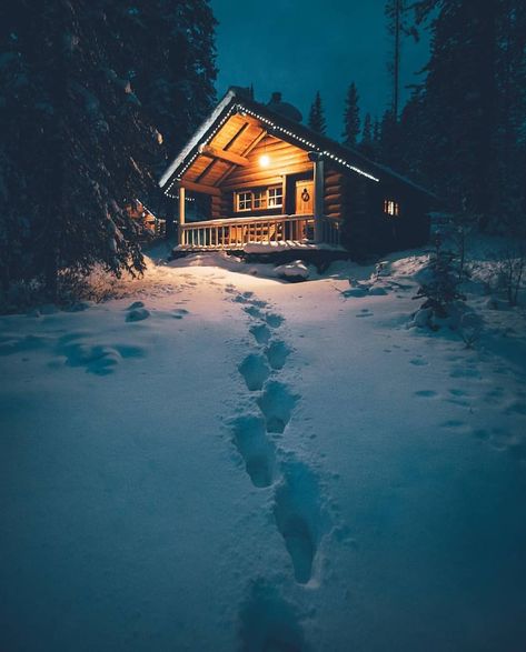 M A R C H | Who is ready for some Spring thaw action? ? Lake House Aesthetic, A Cabin In The Woods, Cabin Aesthetic, House Aesthetic, Wooden Cabins, Cottage Cabin, Winter Cabin, A Cabin, Cabin In The Woods