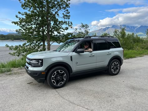 Ford Bronco Sport Cactus Grey, Bronco Sport Cactus Grey, Outerbanks Bronco, Cactus Grey Ford Bronco, 2024 Bronco, Car Color Ideas, Ford Bronco Big Bend, Bronco Big Bend, Stuff For Car