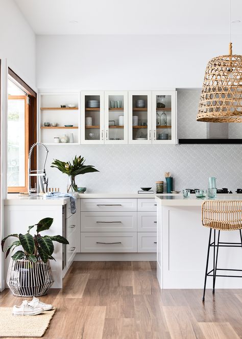 This stunning white kitchen features Laminex Polar White cabinetry from the Laminex Colour Collection. Visit our website to order a free sample of the featured décor. Coastal Kitchen, Kitchen Farmhouse, Decor Minimalist, Cheap Decor, Boho Home, White Cabinets, Kitchen Style, Cheap Home Decor, Dressing Table