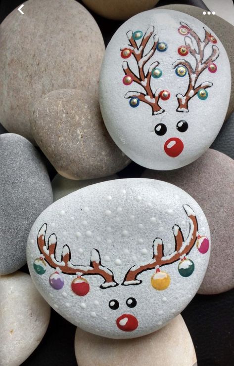 Christmas Pebble Art, Art Coquillage, Diy Rock Art, Painted Rock Animals, Stone Art Painting, Painted Rocks Kids, Christmas Rock, Painted Rocks Craft, Painted Rocks Diy