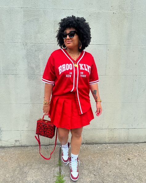 No matter where I go, I will always be a Brooklyn Girl. Born in Brownsville and raised in Coney Island✨ Happy Friday luvs❤️ ✨Jersey is thrifted ✨Skirt @amazonfashion ✨Jordan 1’s @jumpman23 @nike ✨Trunk Bag @brandonblackwoodnyc . . . #brooklynbred #streetwearnyc #sneakeroutfit #jordankicksdaily #womenstreetfashion #stylewomens #nycfashionbloggers #ootdstreetwear #streetstylenyc Street Style Nyc, Brooklyn Girl, Ootd Streetwear, Cute Skirt Outfits, Trunk Bag, Influencers Fashion, Coney Island, Sneakers Outfit, Cute Skirts