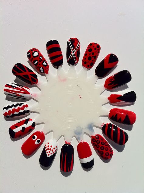 My first nail wheel! Red Color Nail Art, Red Black And White Nail Art, Nail Red And Black, Roulette Nails, Black Red White Nails Design, Red White And Black Nails Design, Nail Art Black And Red, Nail Art Wheel Ideas, Nail Wheel Design