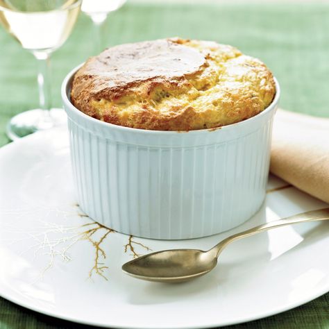 Corn Souffle, Cheese Souffle, Retro Dishes, Souffle Recipes, Souffle Dish, Party Dishes, Corn Recipes, Fresh Corn, Bacon Cheese