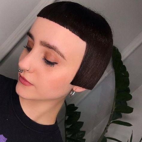 Short Stacked Bob Hairstyles, Shaved Bob, Short Pixie Bob, Short Bob Styles, Stacked Bob Hairstyles, Pixie Bob Haircut, Bangs For Round Face, Bob Haircut With Bangs, Short Bangs