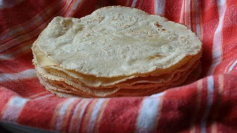 Practice makes perfect corn tortillas out of this simple 3-ingredient recipe that's super quick to learn using any equipment you have on hand. Mexico In My Kitchen, Corn Tortilla Recipes, Recipes With Flour Tortillas, Authentic Mexican Recipes, Homemade Corn Tortillas, How To Make Tortillas, Homemade Flour Tortillas, Chef John, Tortilla Recipe