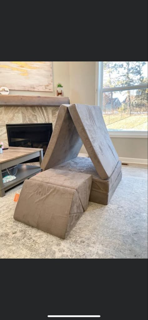 Play Couch Build Ideas, Joey Couch Builds, Nugget Couch Fort, 1 Nugget Builds, Single Nugget Builds, Nugget And Pikler Builds, 1 Nugget Configurations, Explorer Sofa Builds, The Joey Couch