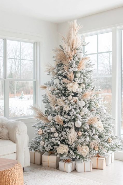 21 Simple Yet Stunning Organic Modern Christmas Tree Ideas Organic Modern Christmas, Modern Christmas Tree Ideas, Natural Christmas Tree, Christmas Tree Inspo, Boho Christmas Tree, Big Christmas Tree, Boho Christmas Decor, Frosted Christmas Tree, Flocked Christmas Trees Decorated