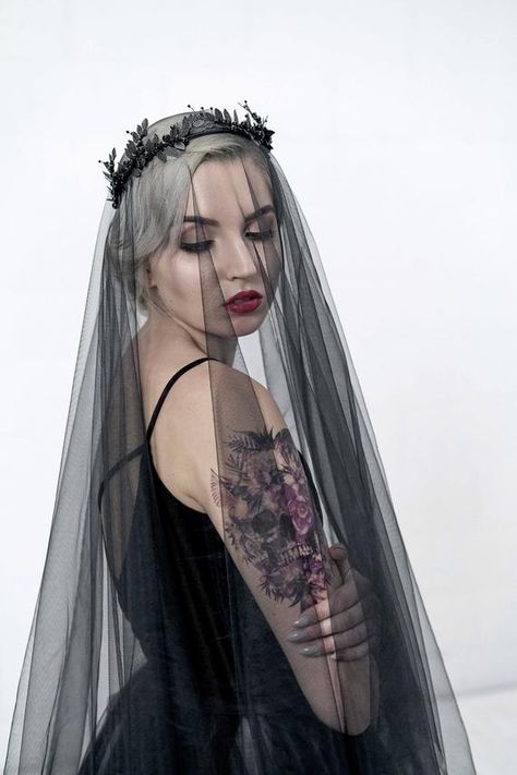 Black Bridal Veil, Black Wedding Veil, Goth Bride, Black Tiara, Drop Veil, Bride Veil, Spanish Wedding, Alternative Bridal, Wedding Traditions