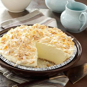 No-Cook Coconut Pie Recipe -This creamy No-Cook Coconut Pie proves that a quick meal doesn't have to go without dessert. —Jeanette Fuehring, Concordia, Missouri Coconut Pie Recipe, Coconut Pie, Coconut Cream Pie, Coconut Recipes, Pie Cake, Pie Dessert, Taste Of Home, Sweets Treats, Pie Recipe