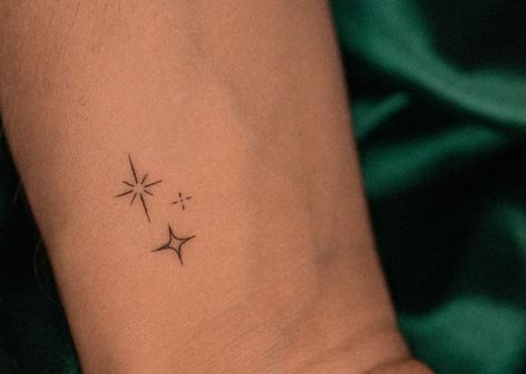 Twinkling Star Tattoo, Glimmer Tattoo, 3 Star Tattoo, Twinkle Tattoo Stars, Simple Star Tattoo, Northern Star Tattoo, Twinkle Tattoo, Little Stars Tattoo, Tiny Stars Tattoo