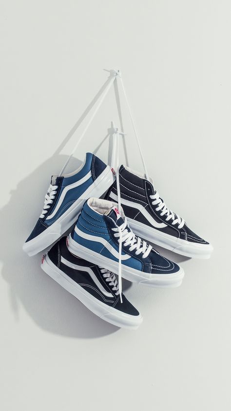 Vans Shoes Wallpaper, Vans Poster, Vans Photography, Vans Wallpaper, Vans Aesthetic, Vans Old School, Shoes Wallpaper, Tenis Vans, Vans Vans